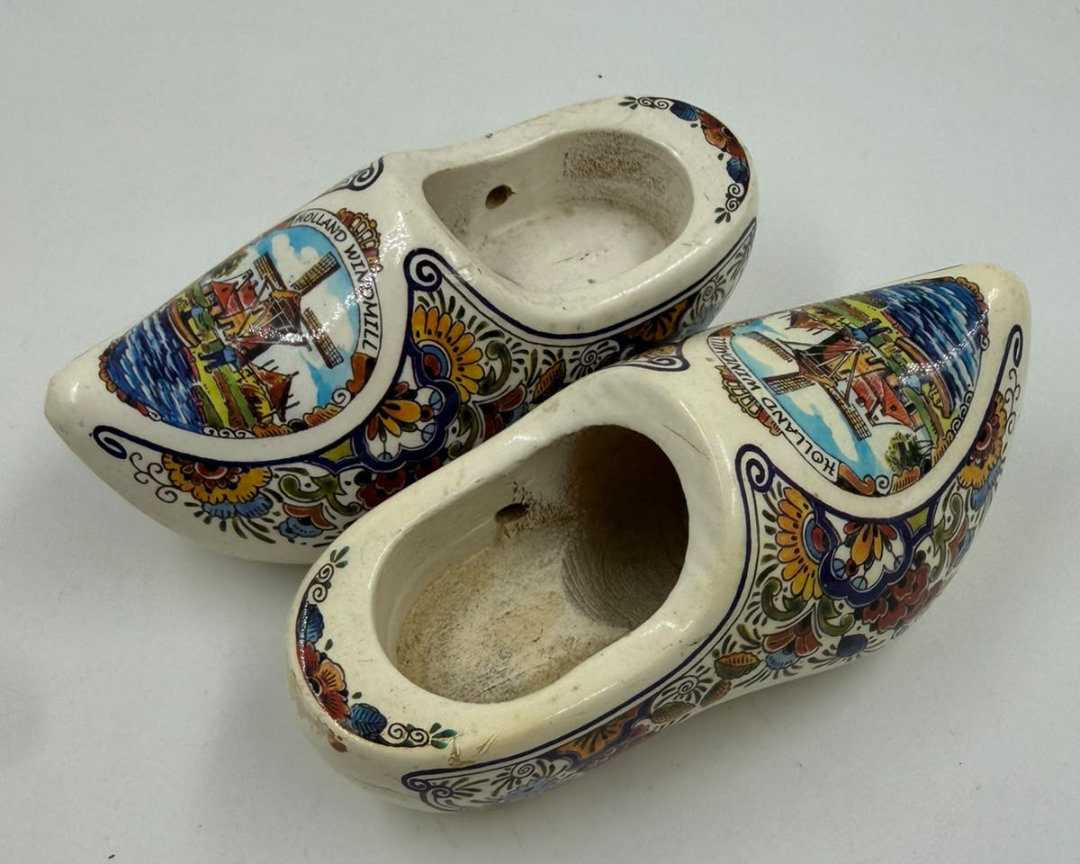 Vintage Holland Windmill ceramic clogs pair – front view