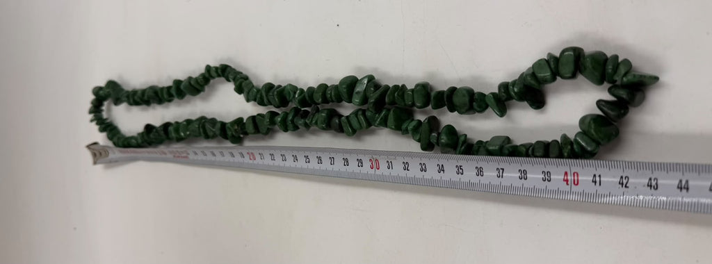 Green aventurine chip necklace length measurement 42cm with ruler