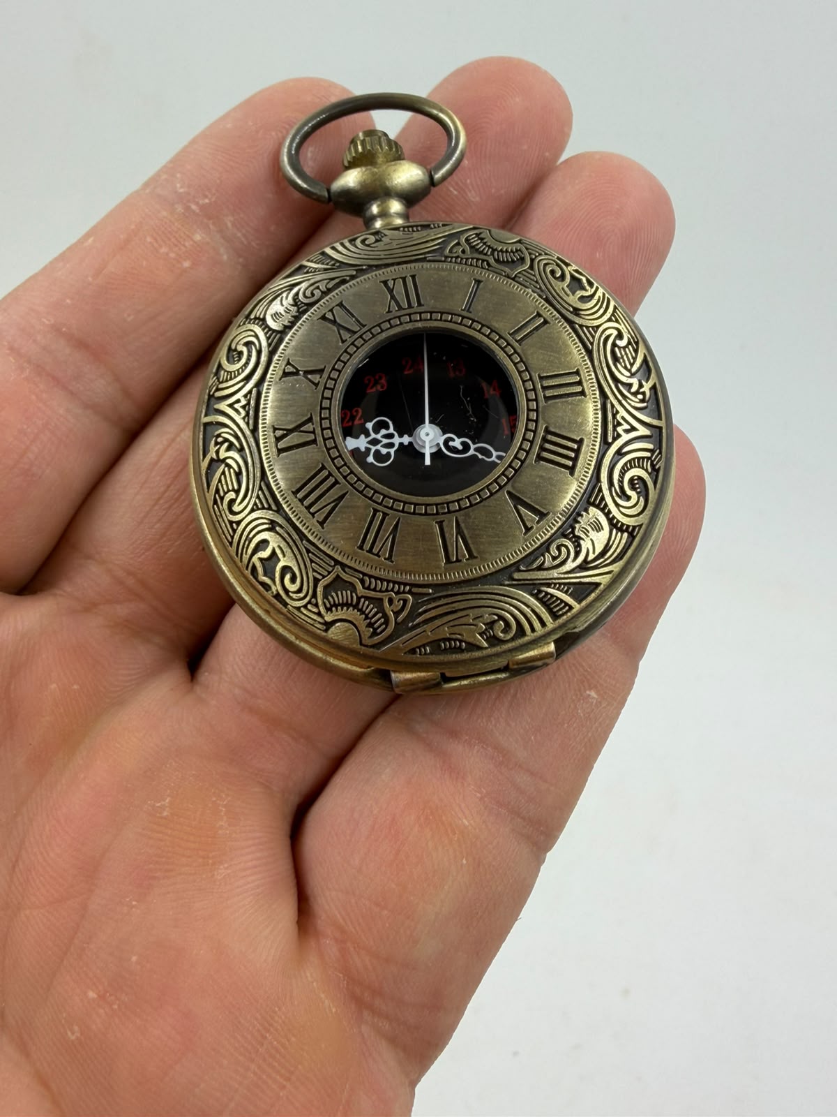 Vintage bronze pocket watch dimensions infographic 4.5cm diameter 6.5cm height 37g