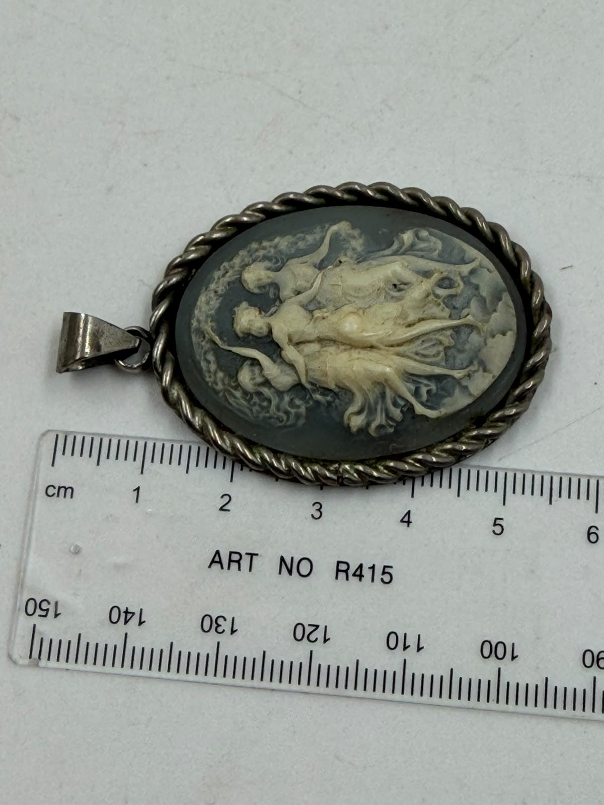 925 silver Three Graces cameo pendant reverse showing plain silver back and 925 hallmarked bail