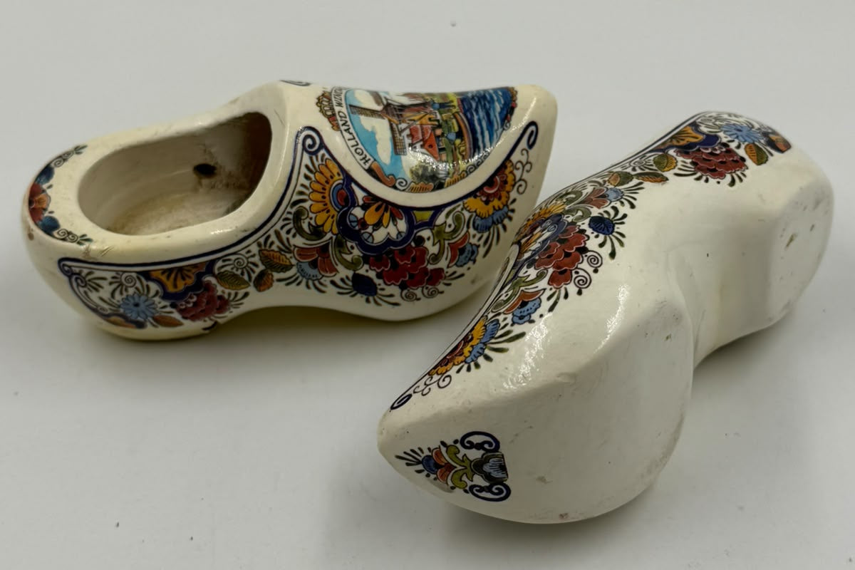 Vintage Holland Windmill ceramic clogs – side view pair