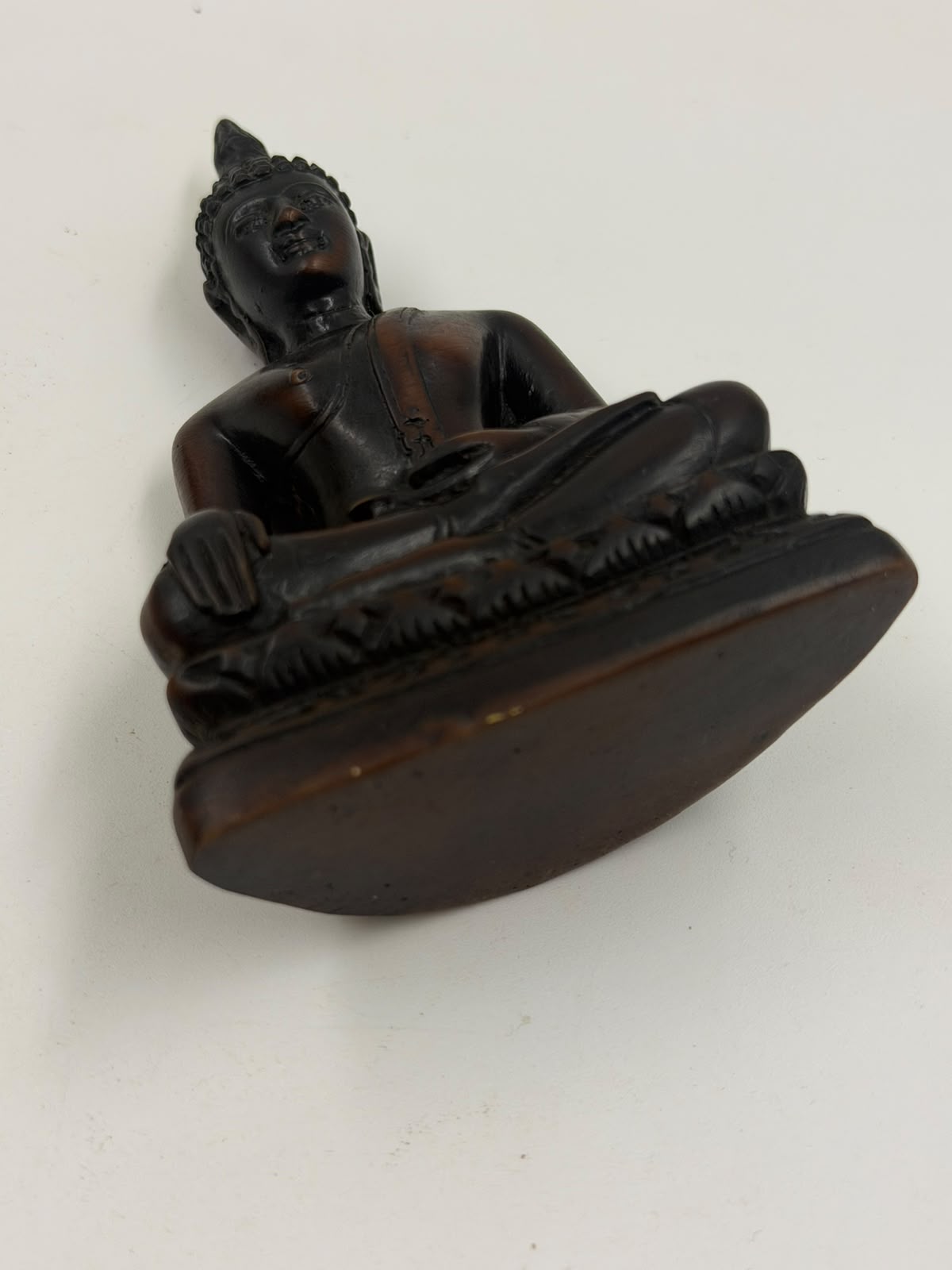 Seated Meditation Buddha Resin Figurine – 7x11.5cm | Thai Style Bronze-Finish Sculpture | Home Décor Collectible