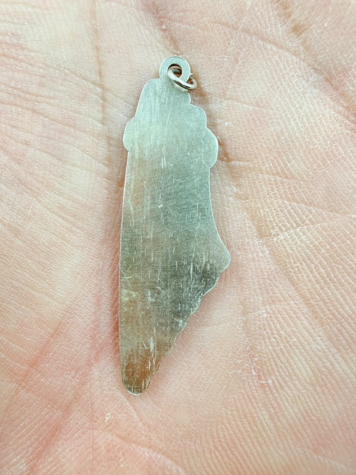 Palestine map pendant back view - smooth plain silver reverse