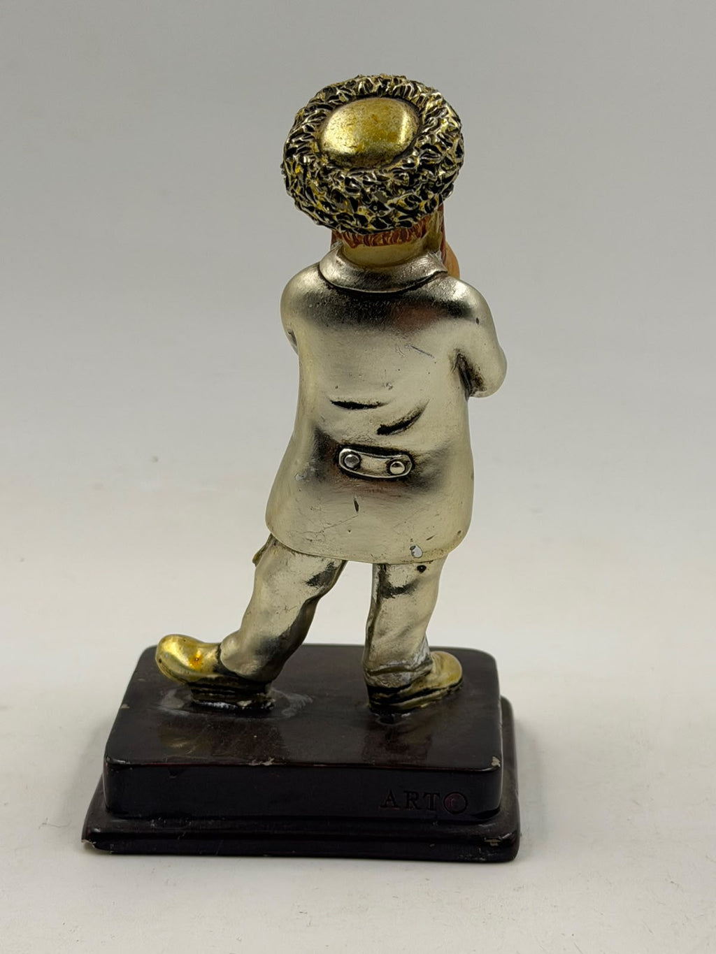 Jerusalem Jewish flute player figurine – three-quarter angle view