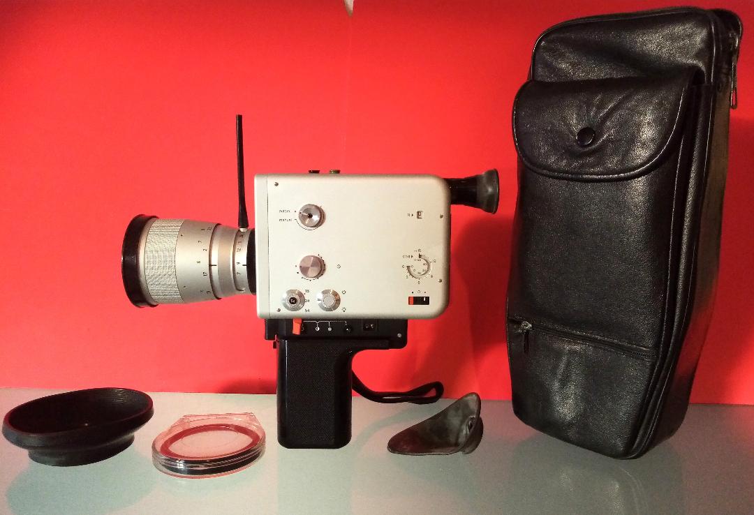 Braun Nizo S 800 Super 8 Movie Camera with Original Case — Tested