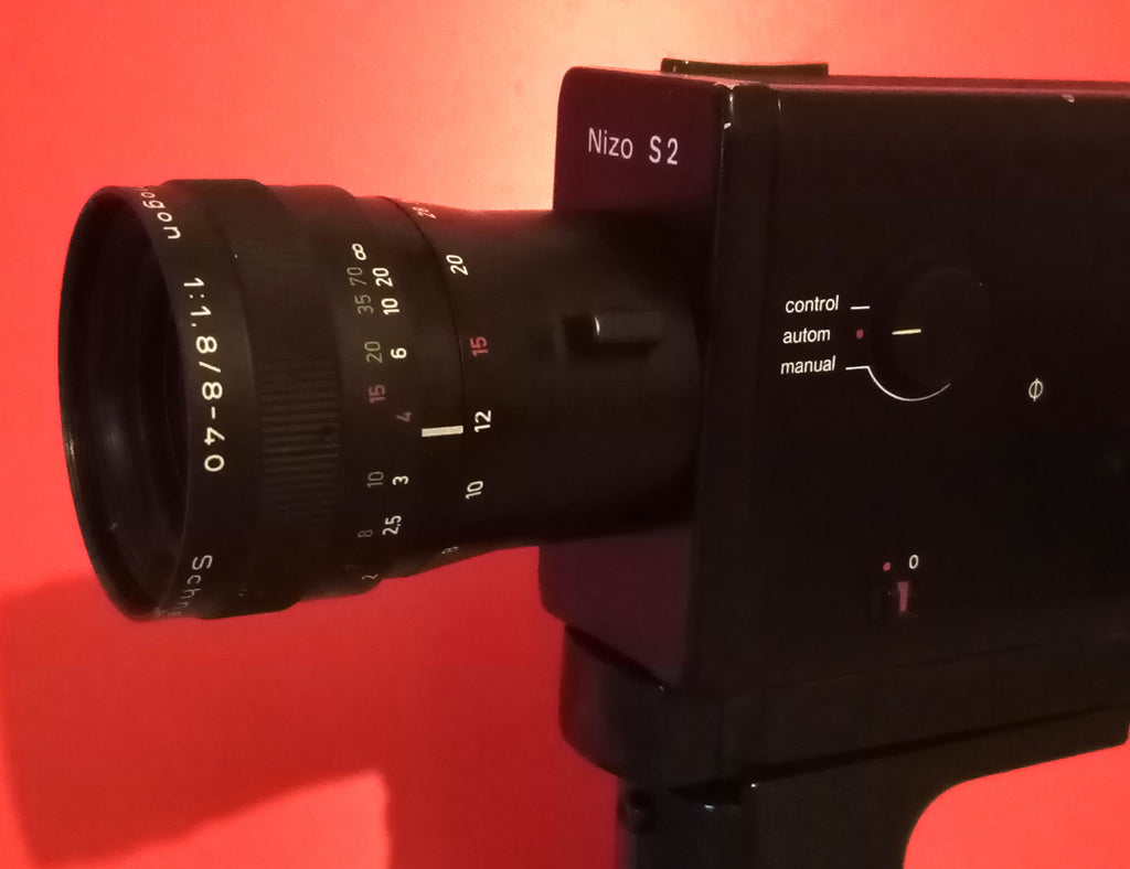 Braun Nizo S 2 Super 8 Movie Camera & Original Case – Vintage Design with Schneider Variogon Lens