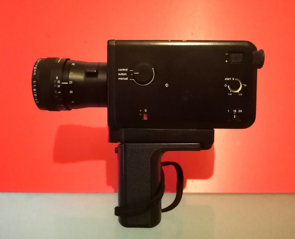 Braun Nizo S 2 Super 8 Movie Camera & Original Case – Vintage Design with Schneider Variogon Lens
