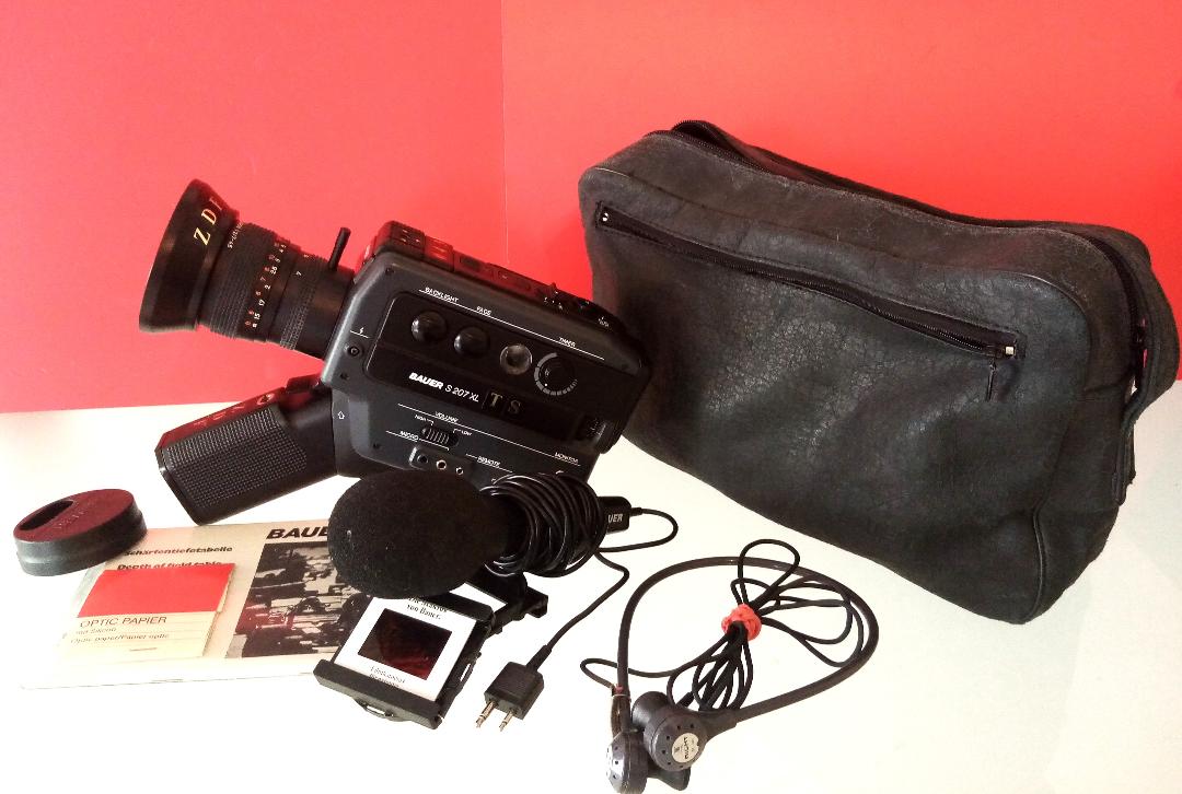 Bauer S 207 XL — Vintage Super 8 Movie Camera with Original Case & Microphone