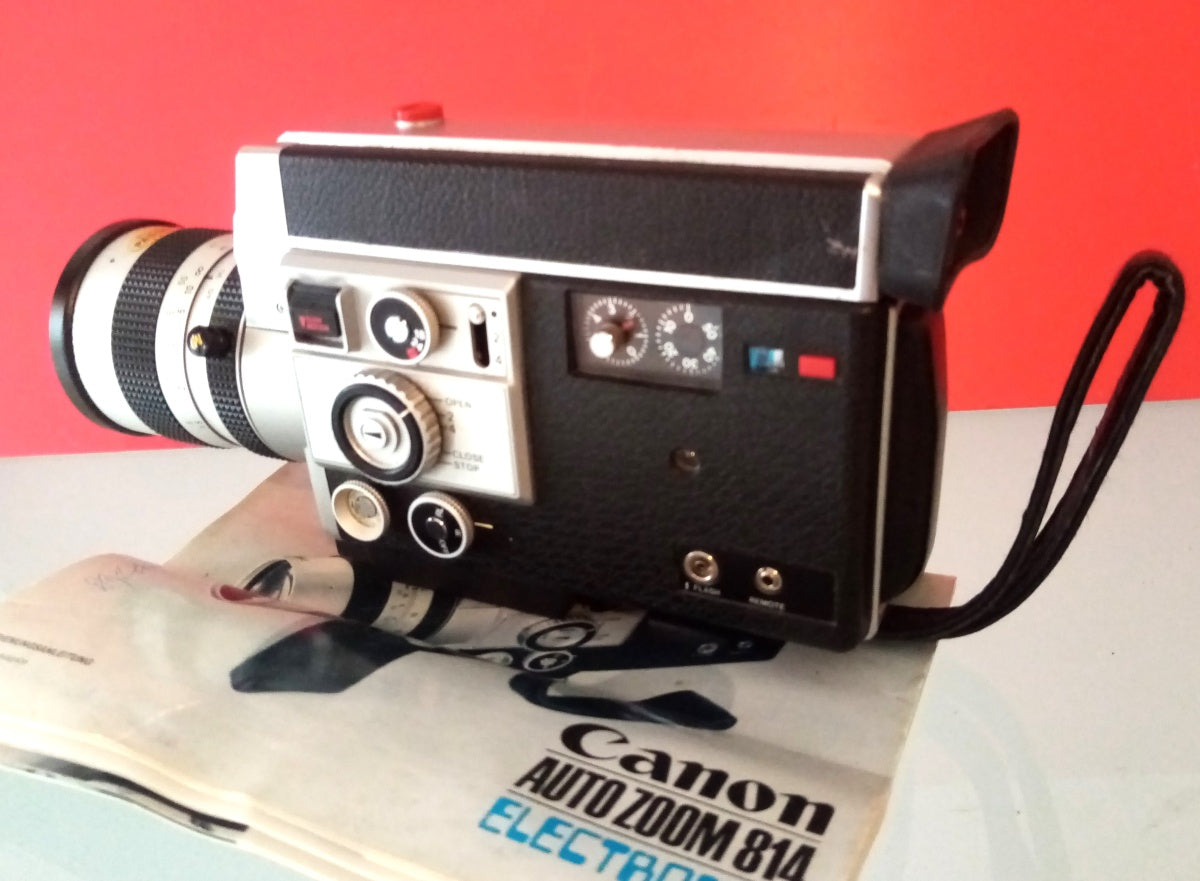 Canon 814 Auto Zoom Electronic - Super 8 Movie Camera & Original Case
