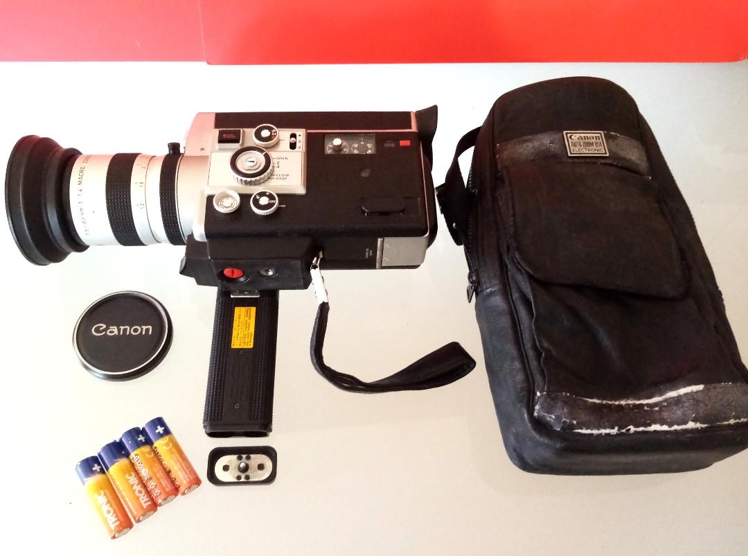 Canon Auto Zoom 814 E Super 8 Movie Camera – Vintage 1970s Film Camera with Case
