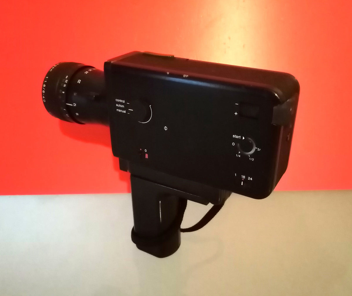 Braun Nizo S 2 Super 8 Movie Camera & Original Case – Vintage Design with Schneider Variogon Lens